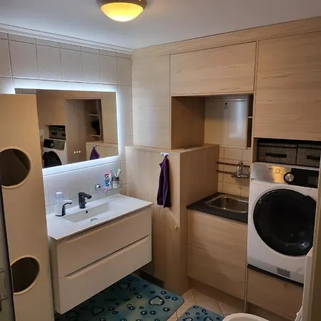 Sentrumsleilighet Med Gratis Parkering Til Leie Apartament Arendal